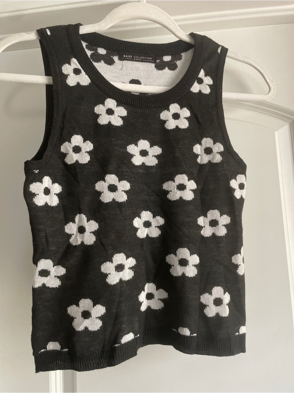 Be Cool Black Daisy Knit Tank Top Size X-Small Sleeveless Textured Sweater